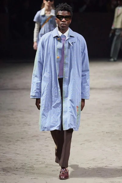 Look 49